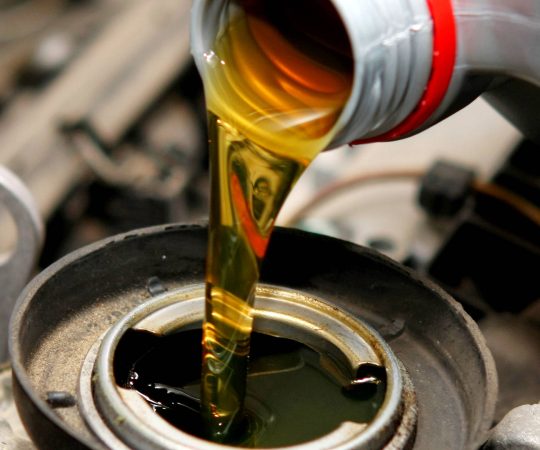 motor-engine-oil-08x1ohouz2m57j3j